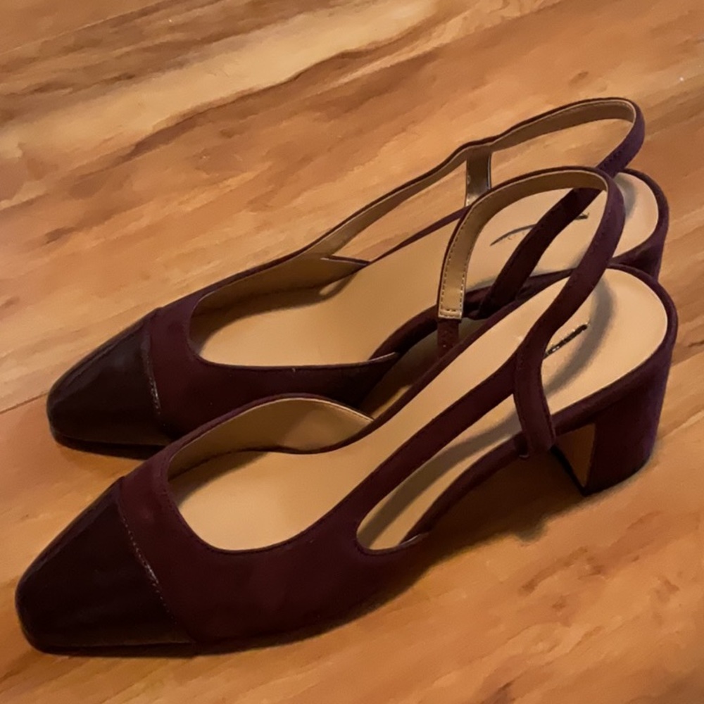 Ann Taylor suede cap toe sling back block heels - Picture 3 of 8